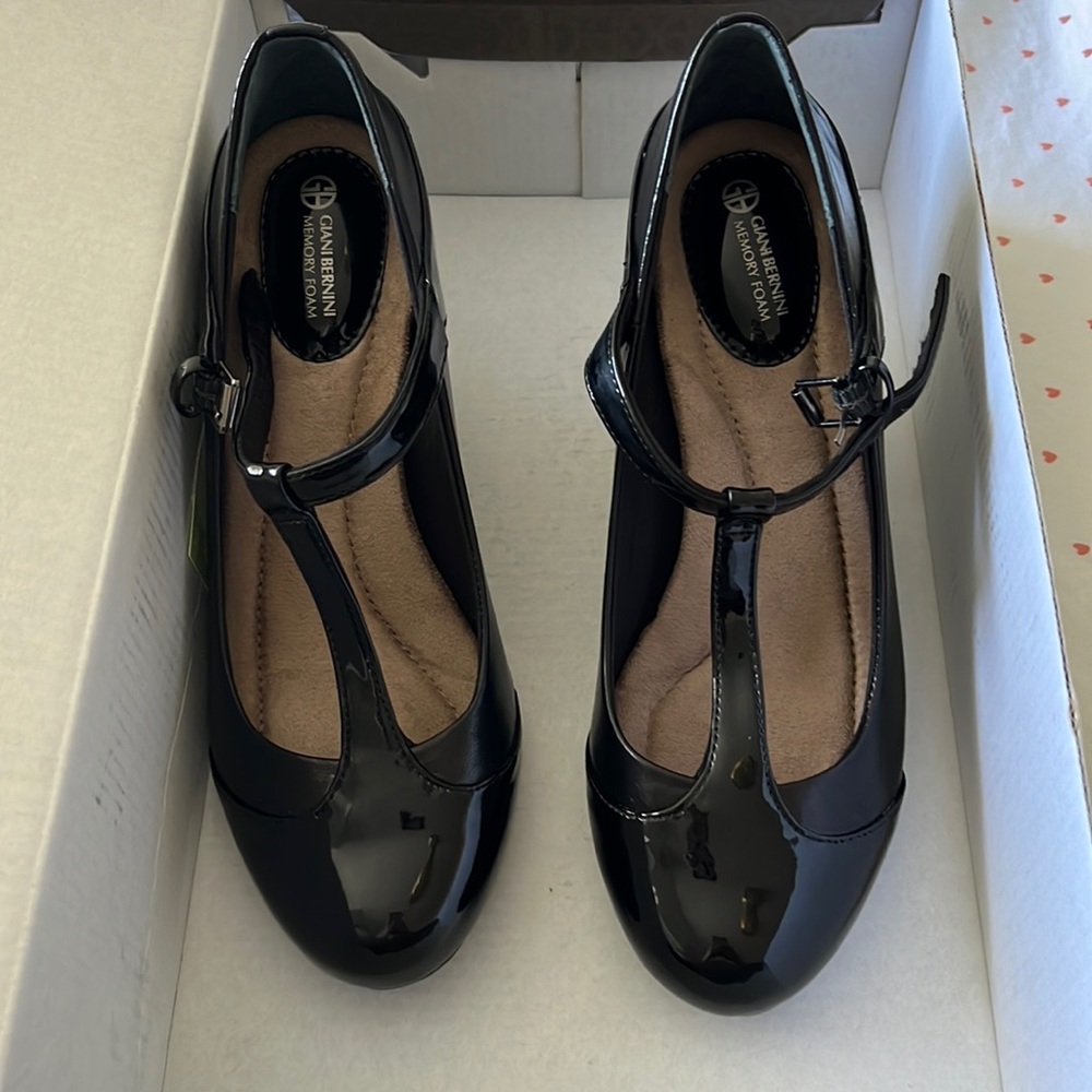 NWT Giani Bernini black heels
